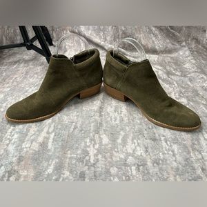 Steve Madden Tobii Olive Green Bootie Size 7.5